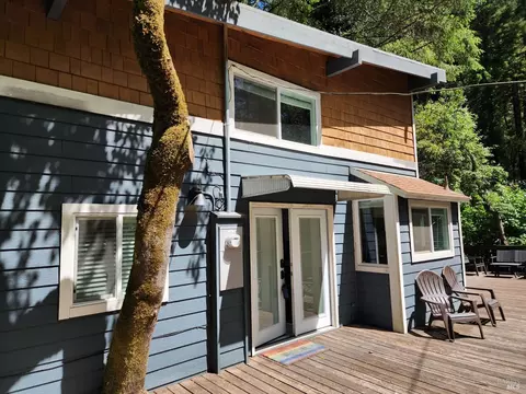 11254 Terrace Dr, Forestville, CA 95436