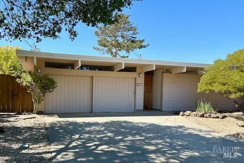 708 Butternut Dr, San Rafael, CA 94903