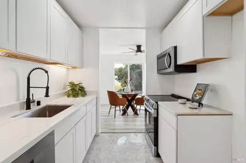 1 Captain Dr #D256, Emeryville, CA 94608