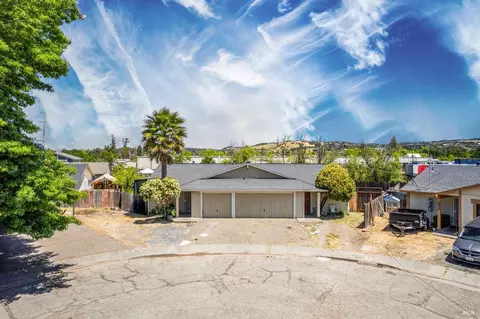 2926-2928 Lutztown Ct, Santa Rosa, CA 95403