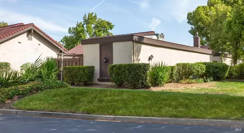 131 Fairoaks Dr, Vacaville, CA 95688