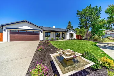 14 Manchester Ct, Napa, CA 94558