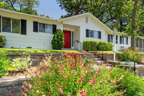 2042 Hidden Valley Dr, Santa Rosa, CA 95404