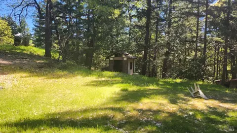 52000 Stivers Rd, Laytonville, CA 95454