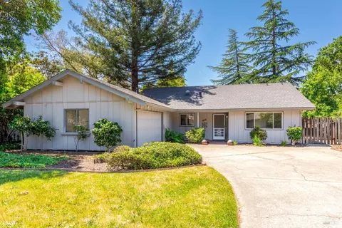 6616 Fairfield Dr, Santa Rosa, CA 95409