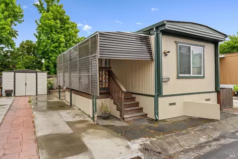 126 El Crystal Dr, Santa Rosa, CA 95407