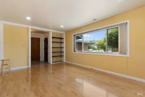 149 Meadowbrook Ct, Vallejo, CA 94591 photo 6