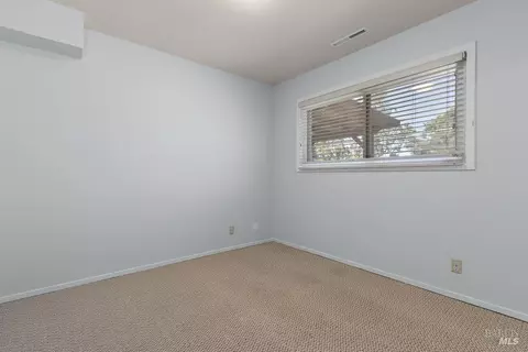 149 Meadowbrook Ct, Vallejo, CA 94591 photo 28