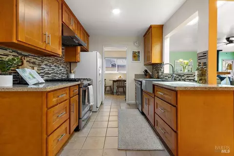149 Meadowbrook Ct, Vallejo, CA 94591 photo 9