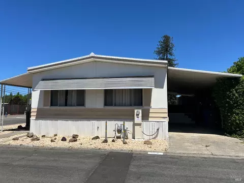 158 Leisure Park Cir, Santa Rosa, CA 95401