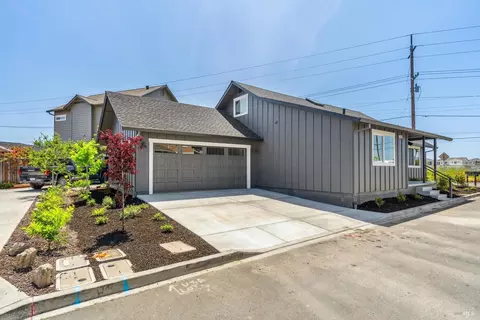 3712 Barnes Rd, Santa Rosa, CA 95403