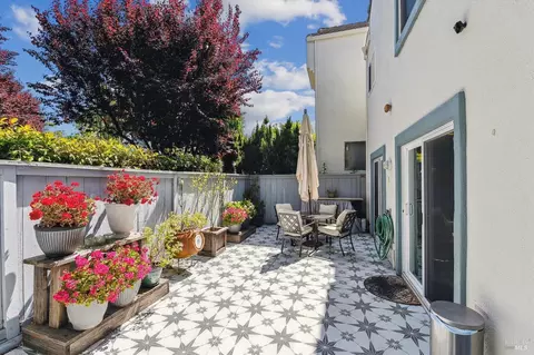 4 Shoal Dr E, Vallejo, CA 94591 photo 9