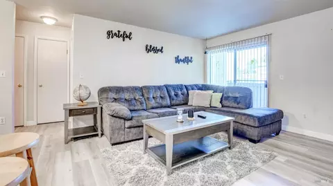 241 Lighthouse Dr, Vallejo, CA 94590