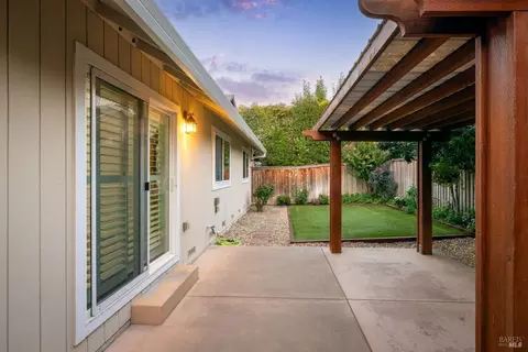 1911 Commons Ct, Windsor, CA 95492 photo 22