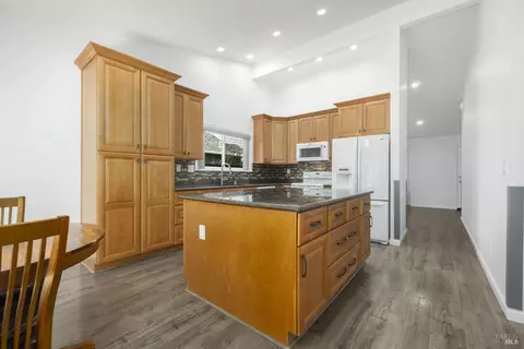 1911 Commons Ct, Windsor, CA 95492 photo 10