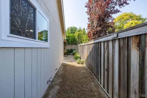 1911 Commons Ct, Windsor, CA 95492 photo 29