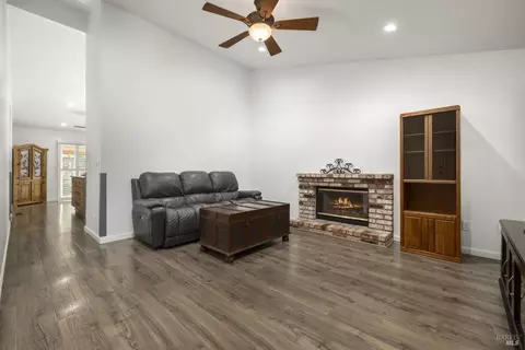 1911 Commons Ct, Windsor, CA 95492 photo 5