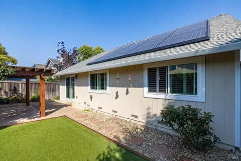 1911 Commons Ct, Windsor, CA 95492 photo 26