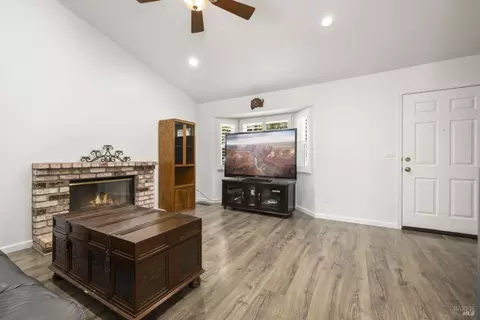 1911 Commons Ct, Windsor, CA 95492 photo 7