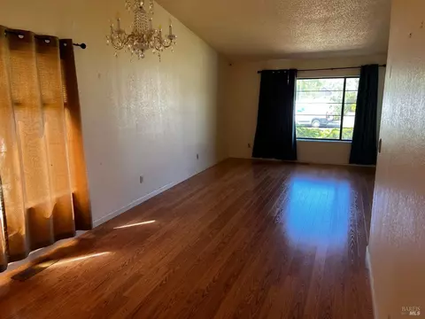 355 Clydesdale Dr, Vallejo, CA 94591 photo 8