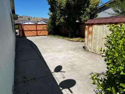 355 Clydesdale Dr, Vallejo, CA 94591 photo 2