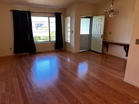 355 Clydesdale Dr, Vallejo, CA 94591 photo 6