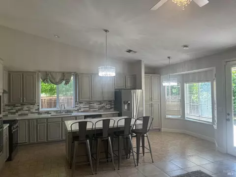 4121 Singletree Way, Fairfield, CA 94533 photo 4