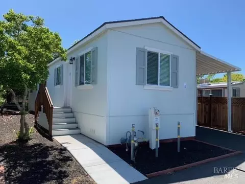 300 Stony Point Rd #425, Petaluma, CA 94952