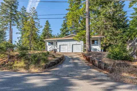 1540 Daphne Dr, Willits, CA 95490