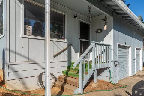 1540 Daphne Dr, Willits, CA 95490 photo 2