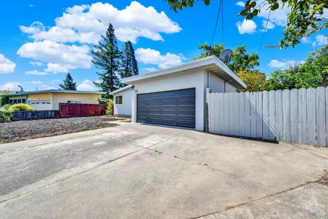 2285 Eva St, Napa, CA 94559