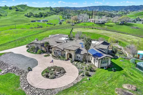 7322 Dove Creek Trl, Vacaville, CA 95688