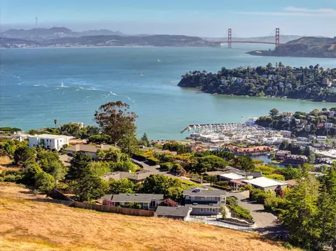 1825 Mountain View Dr, Tiburon, CA 94920