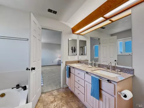 138 Breezewalk Dr, Vallejo, CA 94591 photo 32