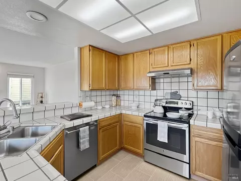 138 Breezewalk Dr, Vallejo, CA 94591 photo 14