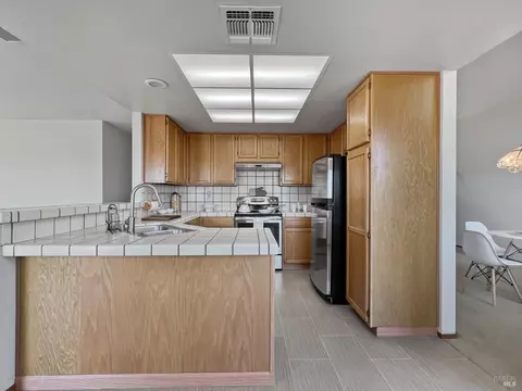 138 Breezewalk Dr, Vallejo, CA 94591 photo 17