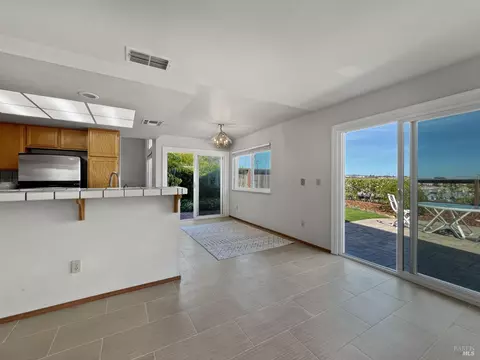 138 Breezewalk Dr, Vallejo, CA 94591 photo 10