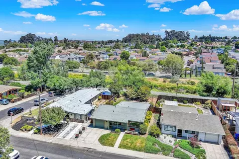 275 Calais Dr, Pinole, CA 94564 photo 3