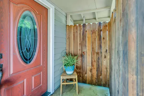560 School St, Cloverdale, CA 95425 photo 2