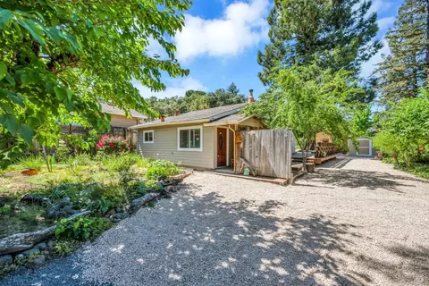 560 School St, Cloverdale, CA 95425