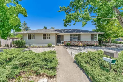 301 Francisco Dr, Sonoma, CA 95476