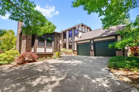 4727 Golf View Ct, Santa Rosa, CA 95405