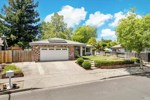 1059 Century Dr, Napa, CA 94558