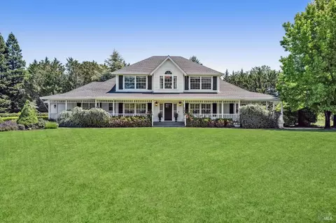 9736 Green Valley Rd, Sebastopol, CA 95472