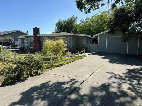231 Bluebird Dr, Windsor, CA 95492