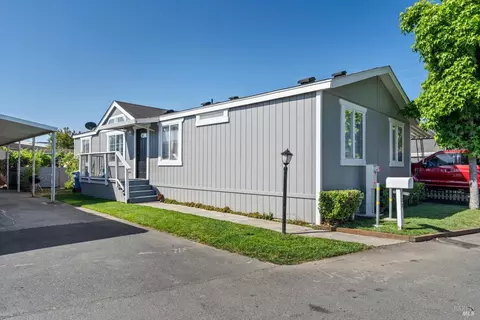 102 Apple Ln, Santa Rosa, CA 95407