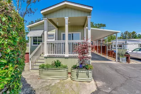 67 Plymouth Way, Santa Rosa, CA 95403