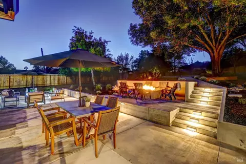 5511 Monte Verde Dr, Santa Rosa, CA 95409
