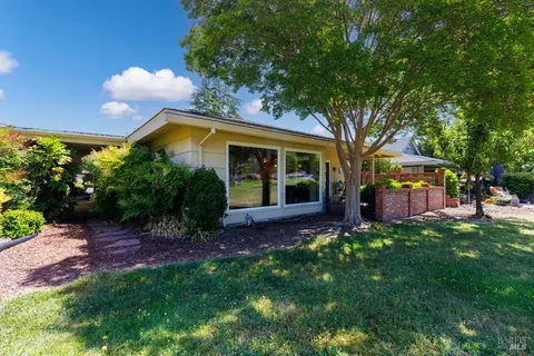 20 Valley Green St, Santa Rosa, CA 95409