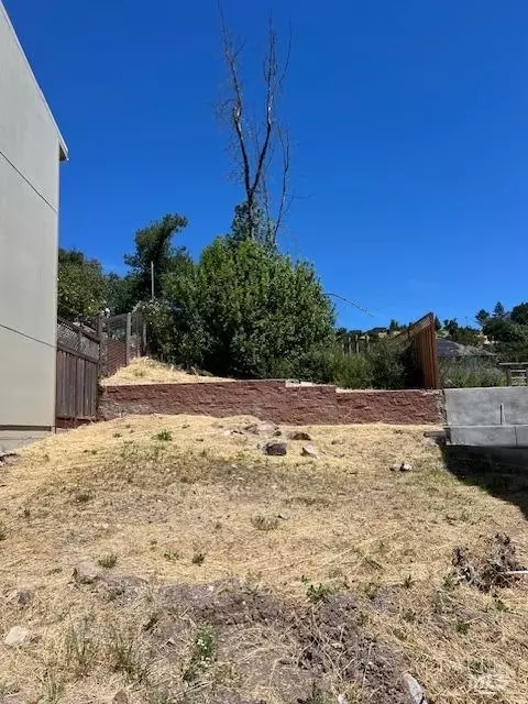 2053 Stagecoach Rd, Santa Rosa, CA 95404